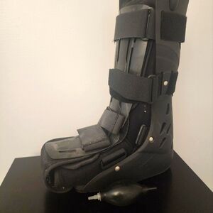 Landmark medical air cast